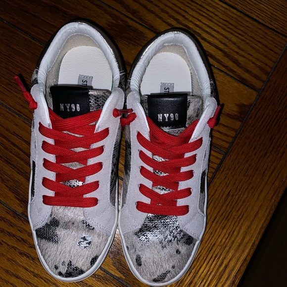STEVE MADDEN SNEAKERS! NEW W/O BOX. - Picture 2 of 4